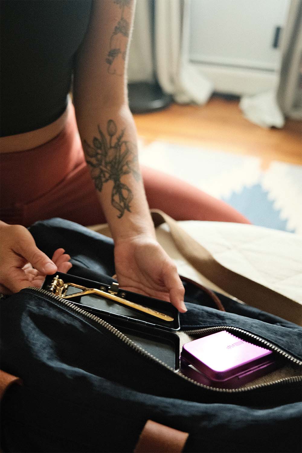 a leaf razor in a gym bag