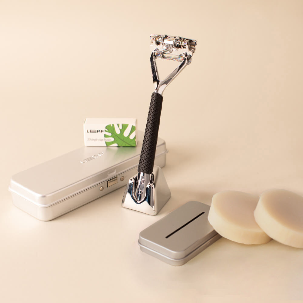 Chrome leaf super bundle with Leaf razor, stand, blades, case, recycling tin, grip and shave soap bar